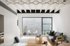 Architectural Design Award winning city House, Sydney